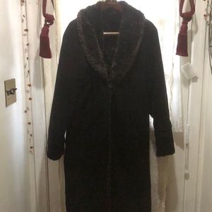 REVERSIBLE! BEAUTIFUL! & WARM!BLACK SUEDE on 1 Side & ANIMAL FAUX FUR PRINT-AsIs